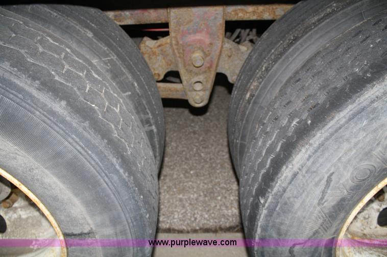 image for item 4984 1994 Stoughton van trailer with shelving and lighting