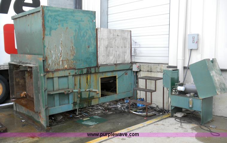 image for item 4996 Trash compactor