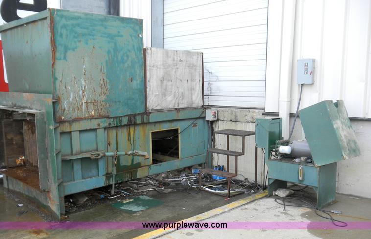 image for item 4996 Trash compactor