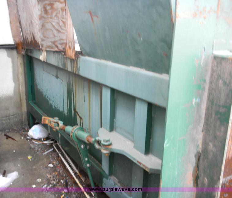 image for item 4996 Trash compactor