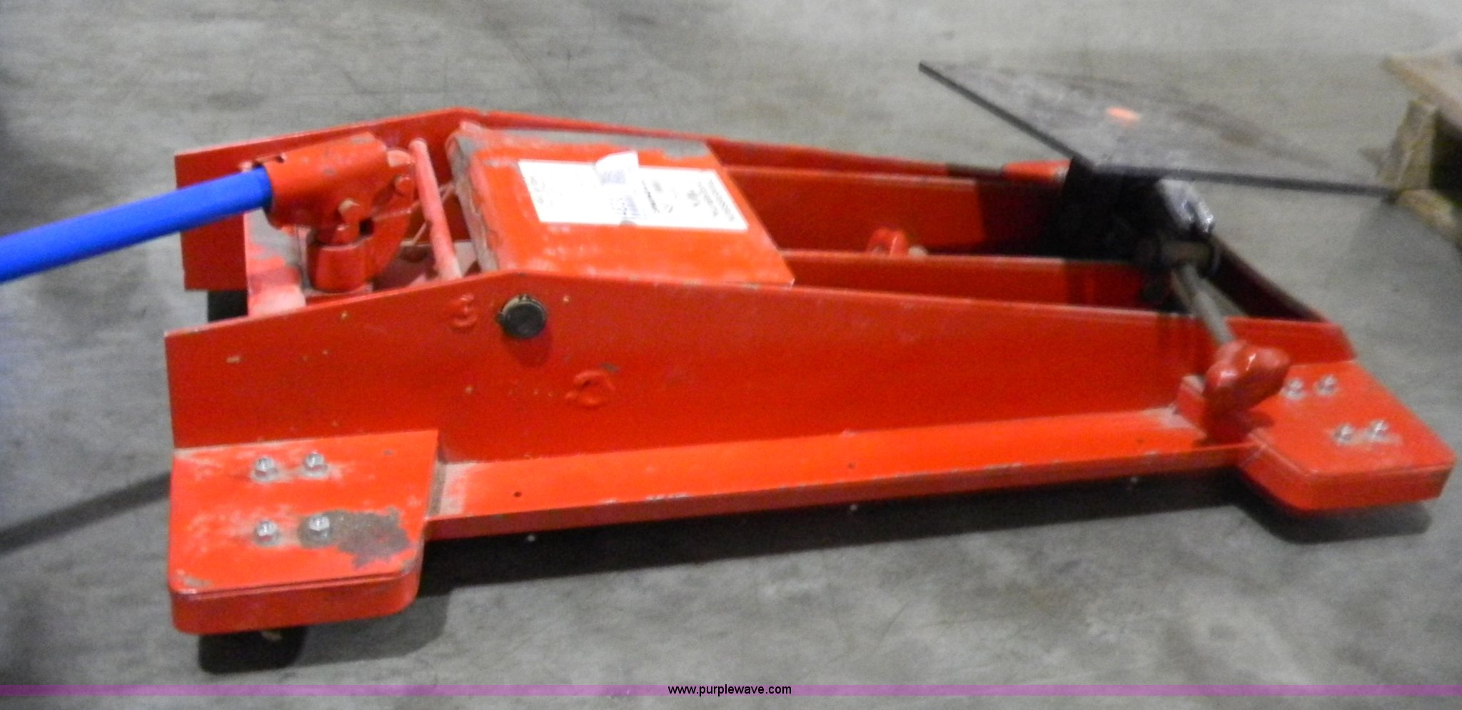 Transmission/differential jack in Spring Hill, KS Item 4830 sold