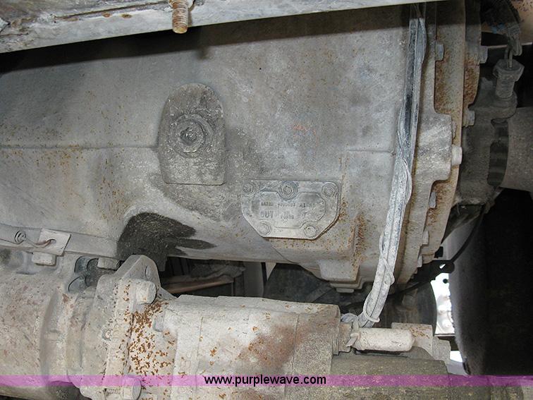 image for item 1000 2001 Mack CH612 semi truck