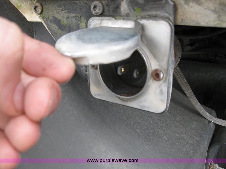 image for item 1000 2001 Mack CH612 semi truck