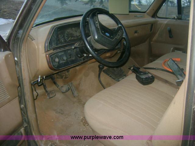 image for item 1500 1991 Ford F350 feed pickup truck