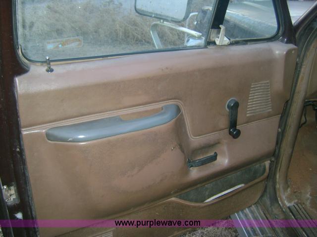 image for item 1500 1991 Ford F350 feed pickup truck
