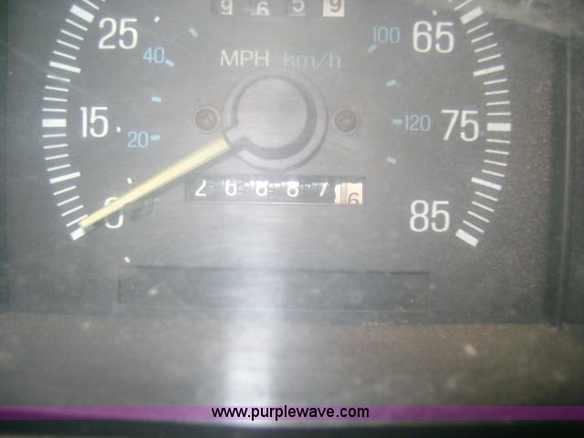 image for item 1500 1991 Ford F350 feed pickup truck