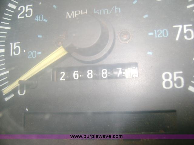 image for item 1500 1991 Ford F350 feed pickup truck