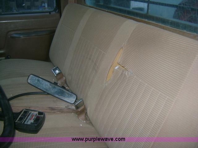 image for item 1500 1991 Ford F350 feed pickup truck