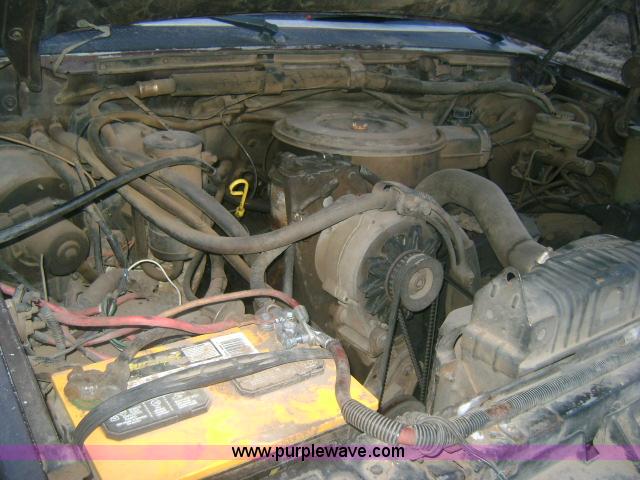 image for item 1500 1991 Ford F350 feed pickup truck