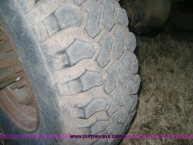 image for item 1500 1991 Ford F350 feed pickup truck