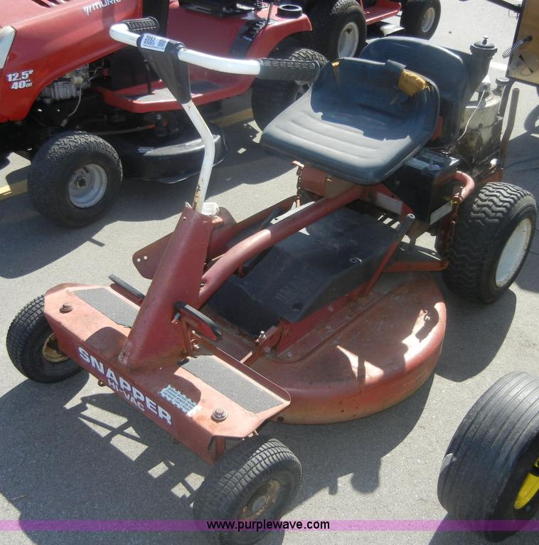 Snapper riding mower in Manhattan, KS | Item 2083 sold | Purple Wave