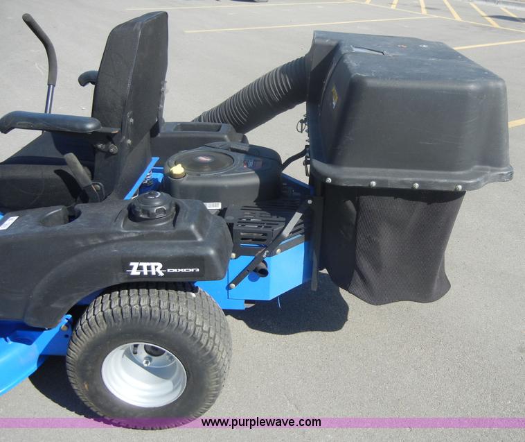 image for item 2086 2006 Dixon zero turn speedsteer mower