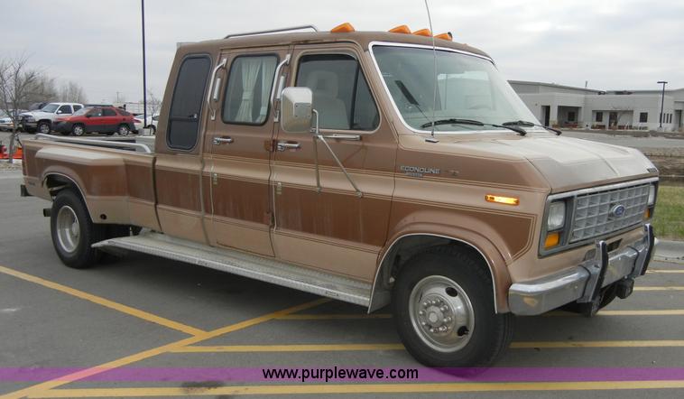 image for item 2268 1987 Ford E350 Econoline Centurion RV Cutaway