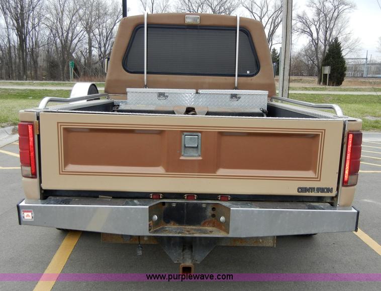 image for item 2268 1987 Ford E350 Econoline Centurion RV Cutaway