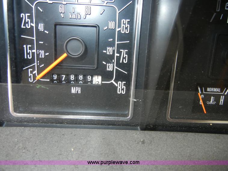 image for item 2268 1987 Ford E350 Econoline Centurion RV Cutaway