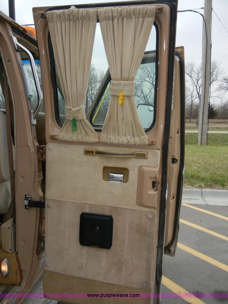image for item 2268 1987 Ford E350 Econoline Centurion RV Cutaway