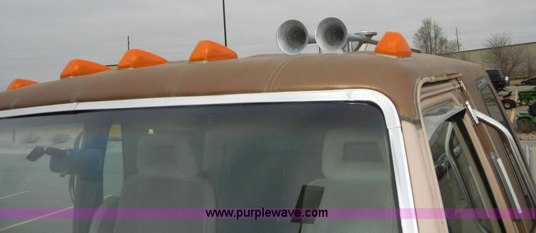 image for item 2268 1987 Ford E350 Econoline Centurion RV Cutaway