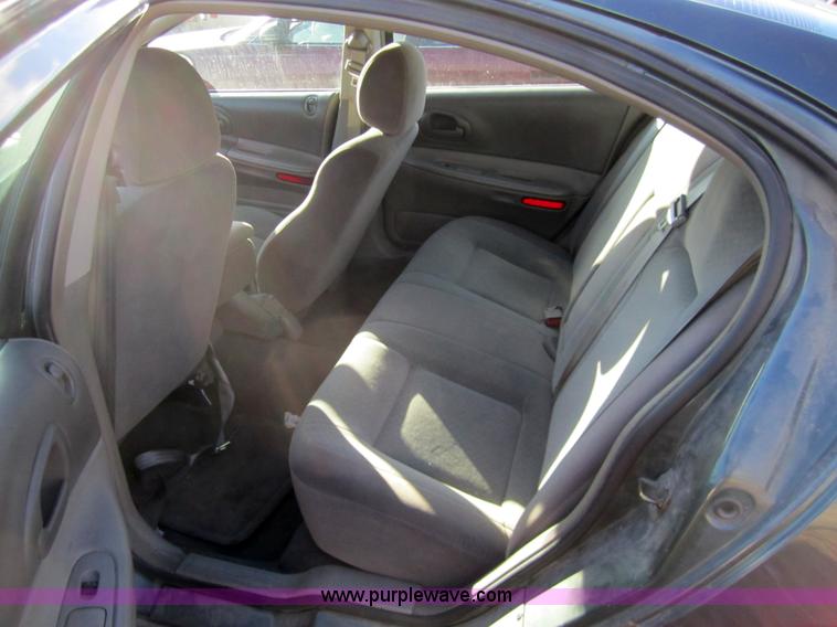 image for item 3315 2002 Dodge Intrepid SE