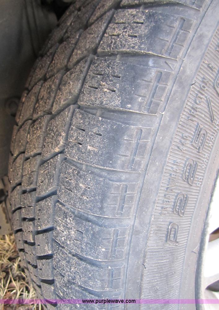 image for item 3315 2002 Dodge Intrepid SE