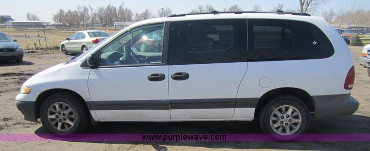 image for item 3742 1996 Plymouth Grand Voyager SE mini van