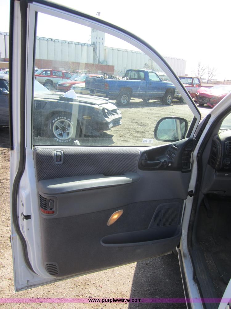 image for item 3742 1996 Plymouth Grand Voyager SE mini van