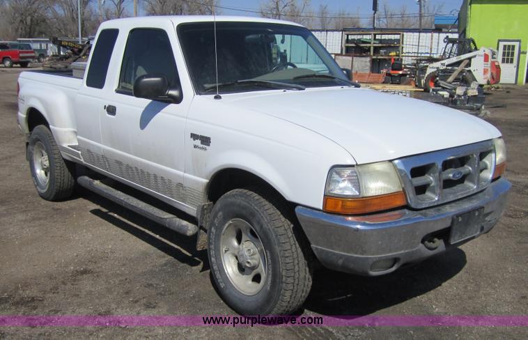 image for item 3743 1999 Ford Ranger XLT super cab pickup truck