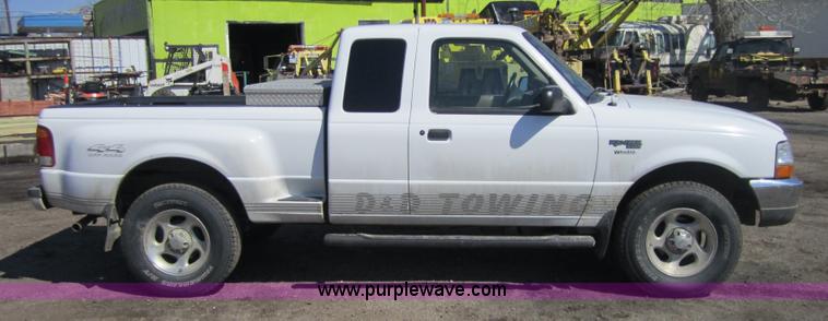 image for item 3743 1999 Ford Ranger XLT super cab pickup truck