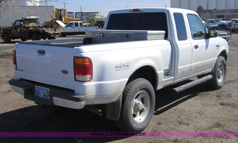 image for item 3743 1999 Ford Ranger XLT super cab pickup truck