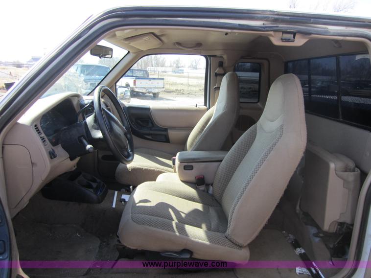 image for item 3743 1999 Ford Ranger XLT super cab pickup truck