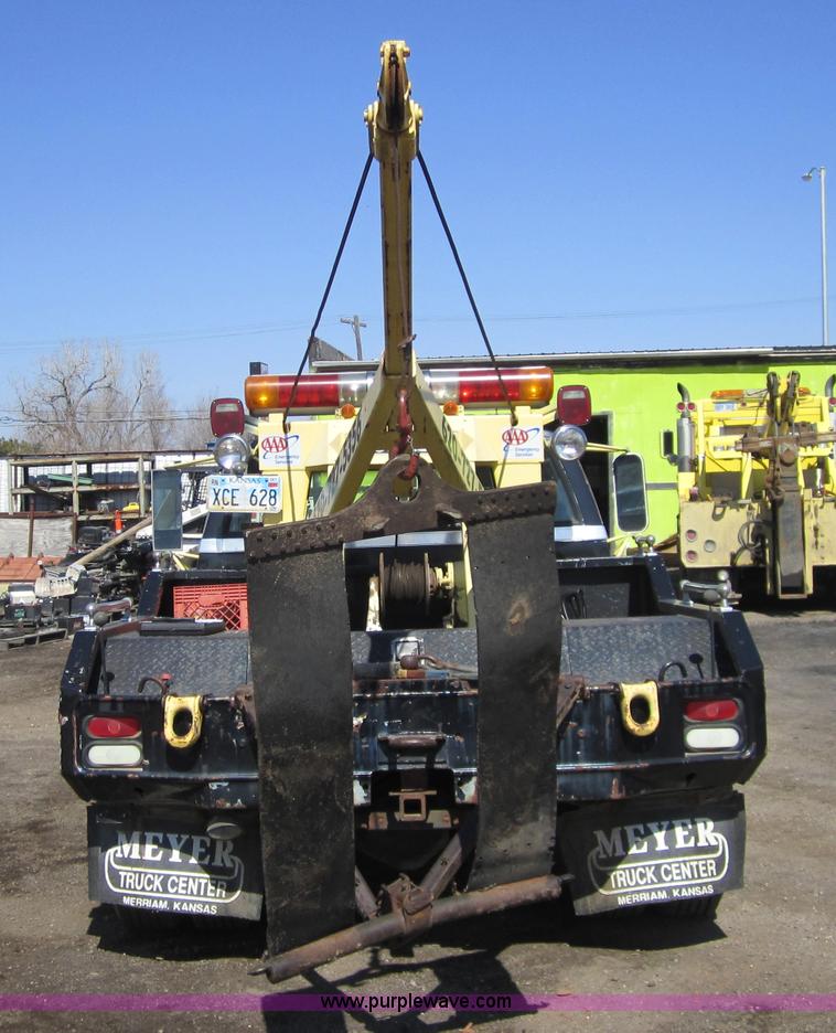 image for item 3744 1982 Chevrolet C30 wrecker/tow truck