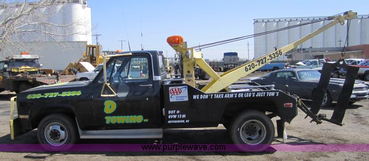 image for item 3744 1982 Chevrolet C30 wrecker/tow truck