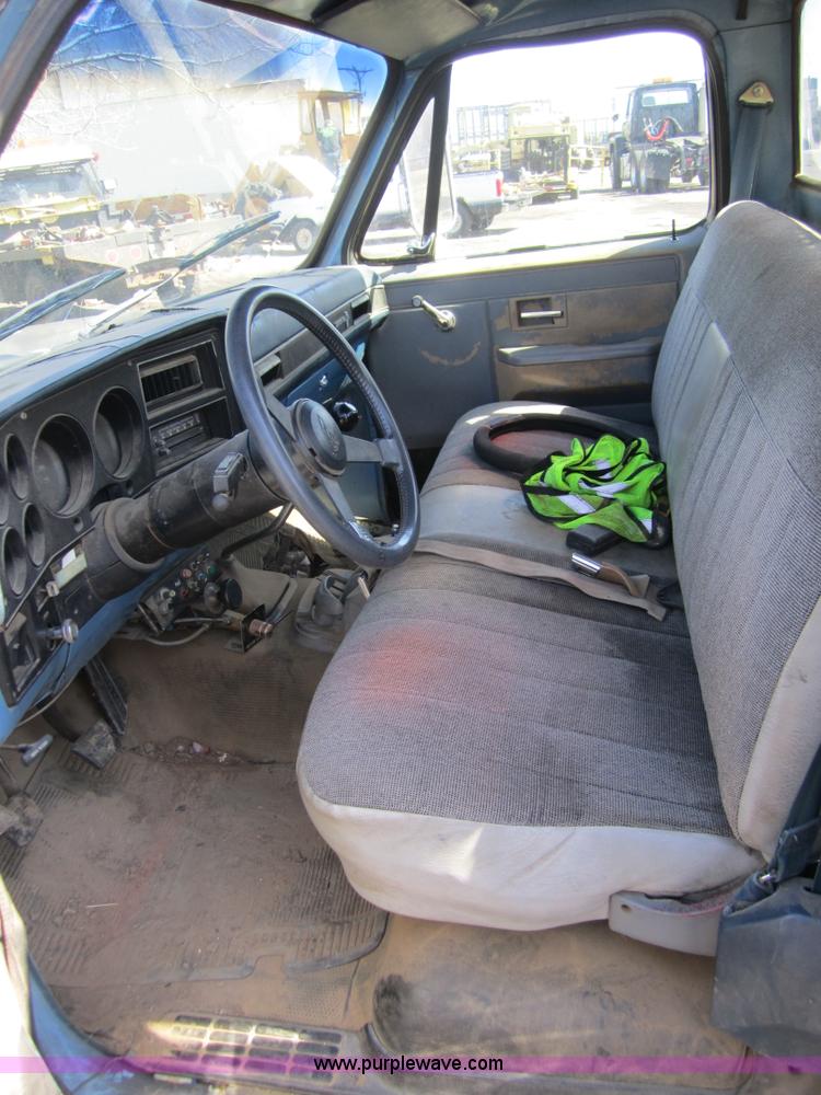 image for item 3744 1982 Chevrolet C30 wrecker/tow truck