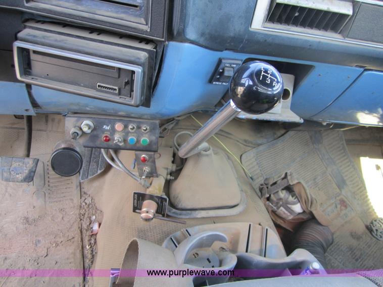 image for item 3744 1982 Chevrolet C30 wrecker/tow truck