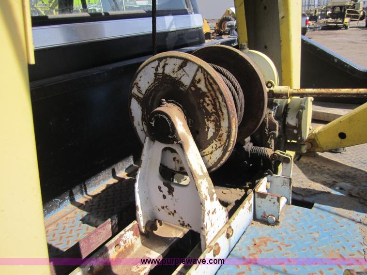 image for item 3744 1982 Chevrolet C30 wrecker/tow truck