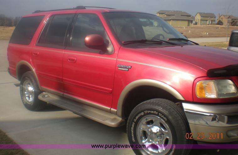 image for item 4437 2001 Ford Expedition Eddie Bauer Edition