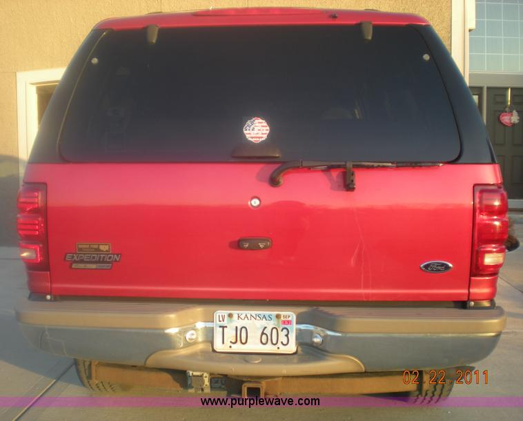 image for item 4437 2001 Ford Expedition Eddie Bauer Edition