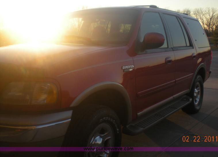image for item 4437 2001 Ford Expedition Eddie Bauer Edition