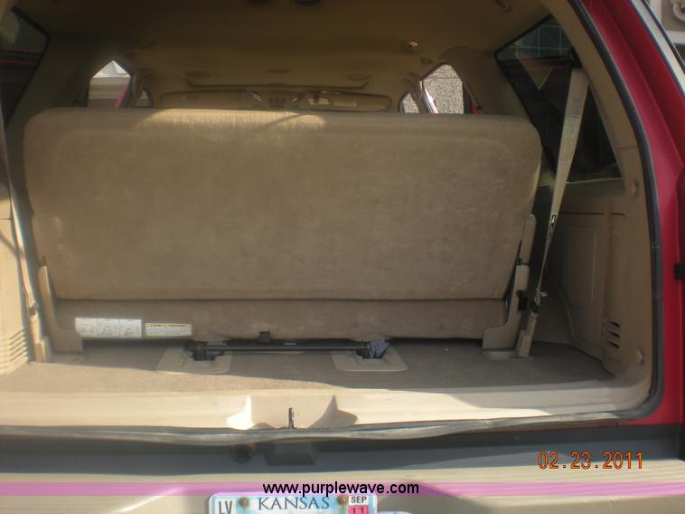 image for item 4437 2001 Ford Expedition Eddie Bauer Edition