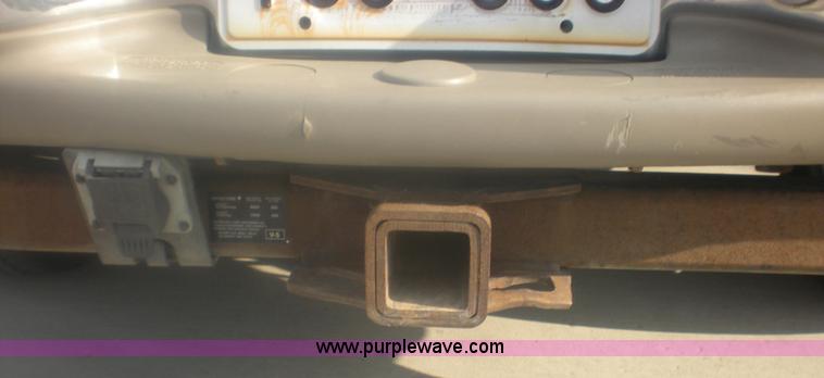 image for item 4437 2001 Ford Expedition Eddie Bauer Edition