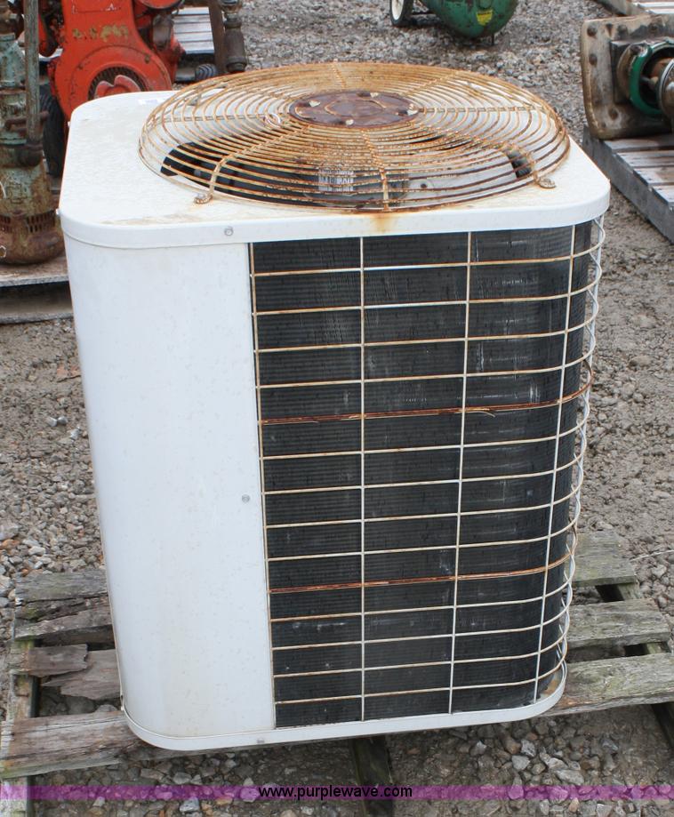 image for item 5044 Bryant A/C unit