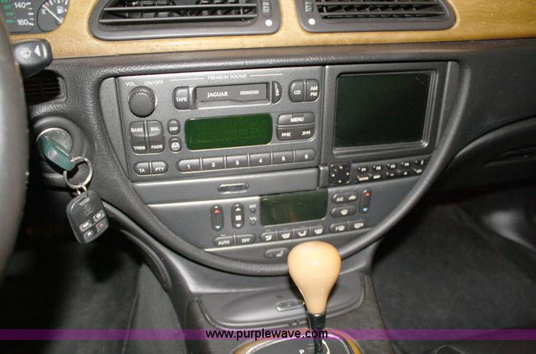 image for item 5046 2000 Jaguar S Type