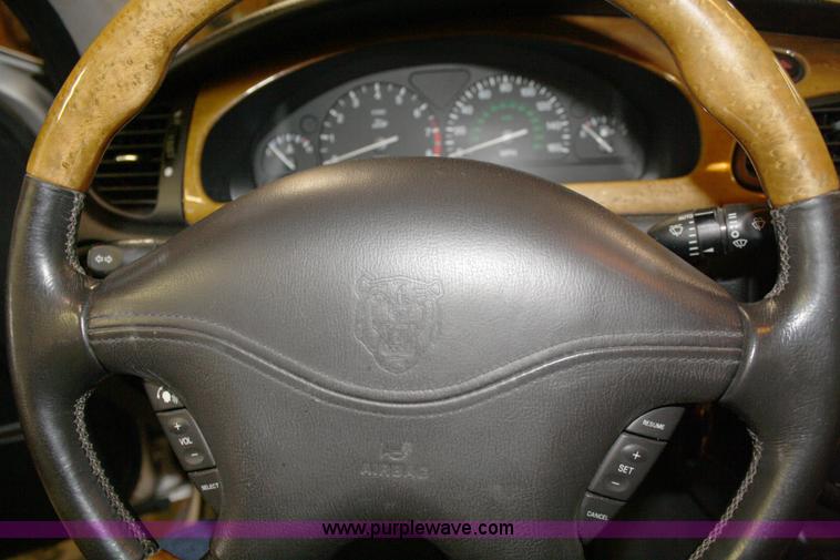 image for item 5046 2000 Jaguar S Type