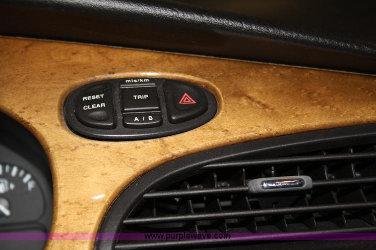 image for item 5046 2000 Jaguar S Type