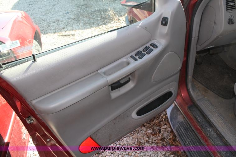 image for item 5057 1998 Ford Explorer XLT