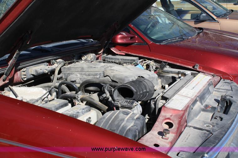 image for item 5057 1998 Ford Explorer XLT