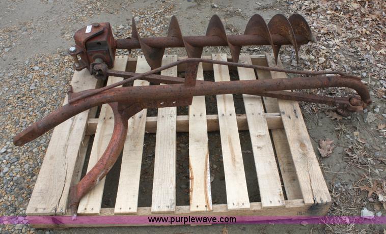 image for item 5074 Three point post-hole digger