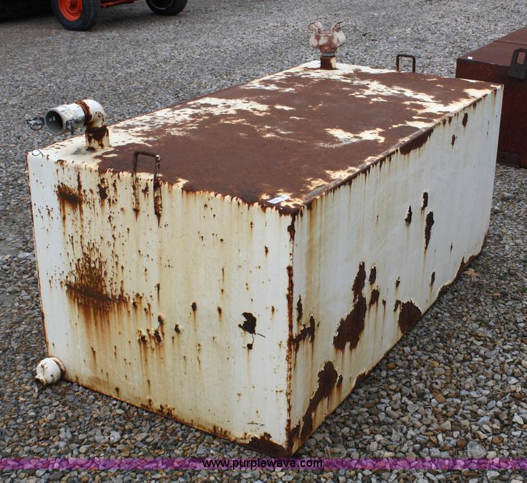 image for item 5078 Approx. 300 gallon water tank