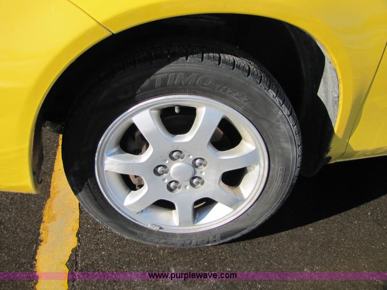 image for item 5129 2004 Dodge Neon SXT