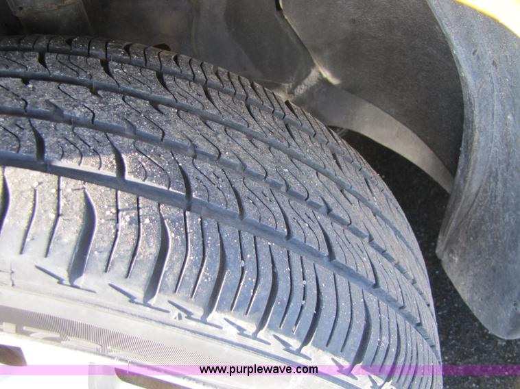 image for item 5129 2004 Dodge Neon SXT