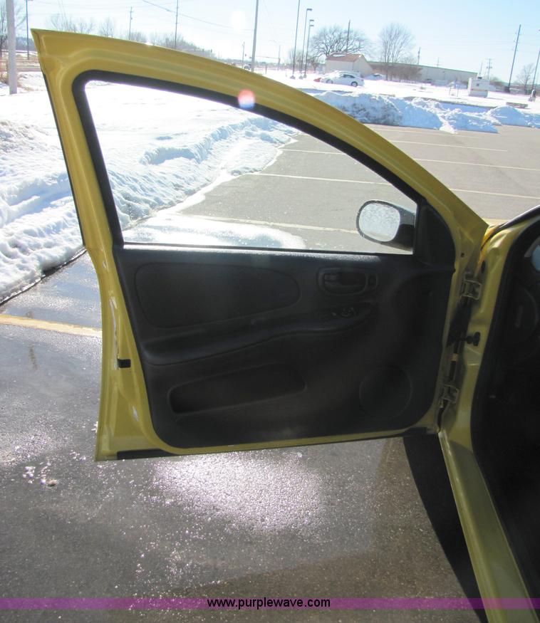 image for item 5129 2004 Dodge Neon SXT